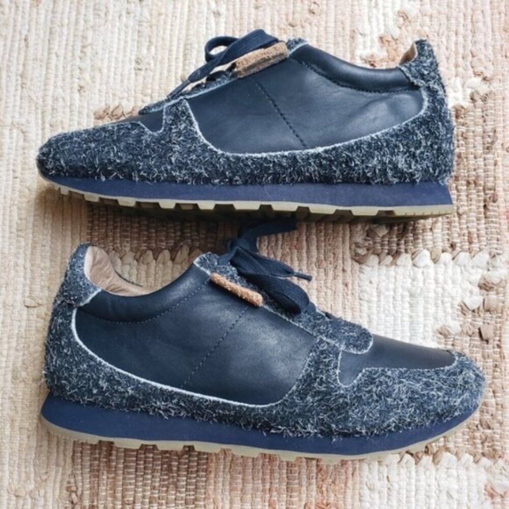 Califortunate Speedway Run Eyelash Fuzzy Leather Sneakers size 8 Navy Blue - Picture 2 of 15